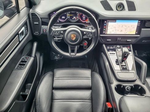 Used 2022 Porsche Cayenne Turbo GT image 11
