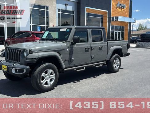Used 2021 Jeep Gladiator Sport AWD/4WD image 1
