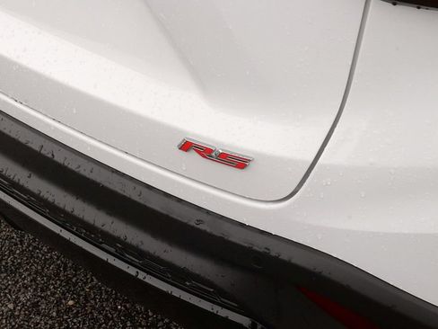 Used 2025 Chevrolet Trax RS w/ Sunroof Package FWD image 9