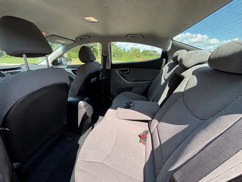Used 2014 Hyundai Elantra SE FWD image 14