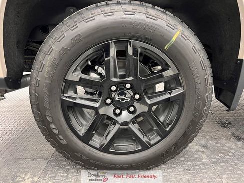 New 2026 Chevrolet Silverado 1500 Custom w/ Turbomax Blackout Package AWD/4WD image 18