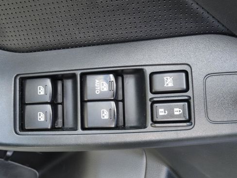 Used 2014 Subaru Forester 2.5i Touring AWD/4WD image 13