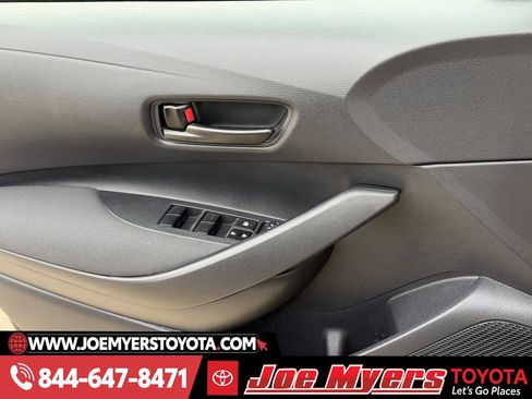 Used 2025 Toyota Corolla LE image 25
