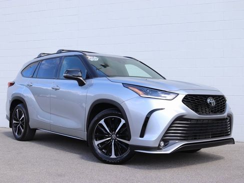 Used 2022 Toyota Highlander XSE image 42