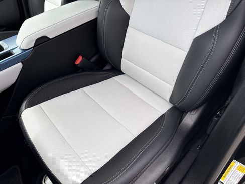 Used 2025 Chevrolet Equinox EV LT image 22