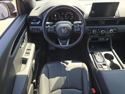 Used 2025 Honda Pilot TrailSport image 25