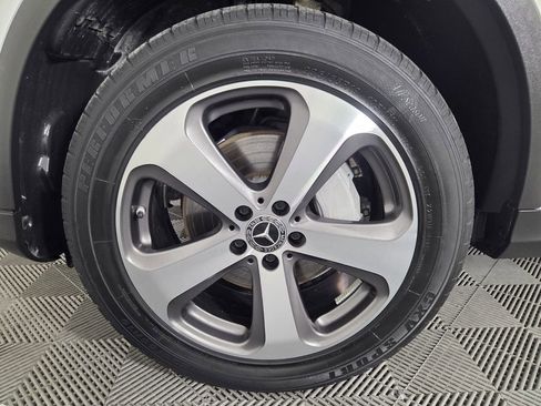 Used 2022 Mercedes-Benz GLC 300 4MATIC w/ Premium Package Lite image 8