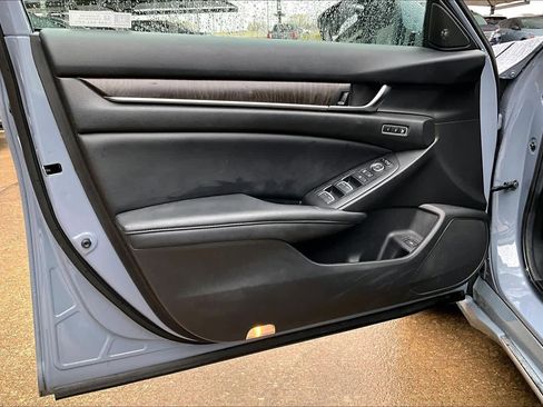 Used 2022 Honda Accord Touring image 24