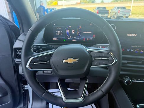 Used 2025 Chevrolet Silverado EV LT AWD/4WD image 29