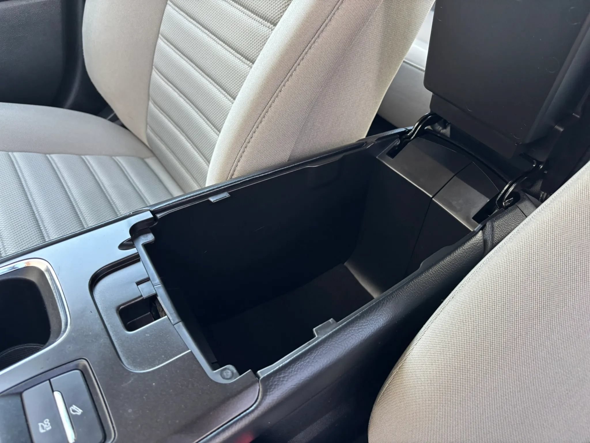 Used 2018 Ford Fusion S FWD image 35