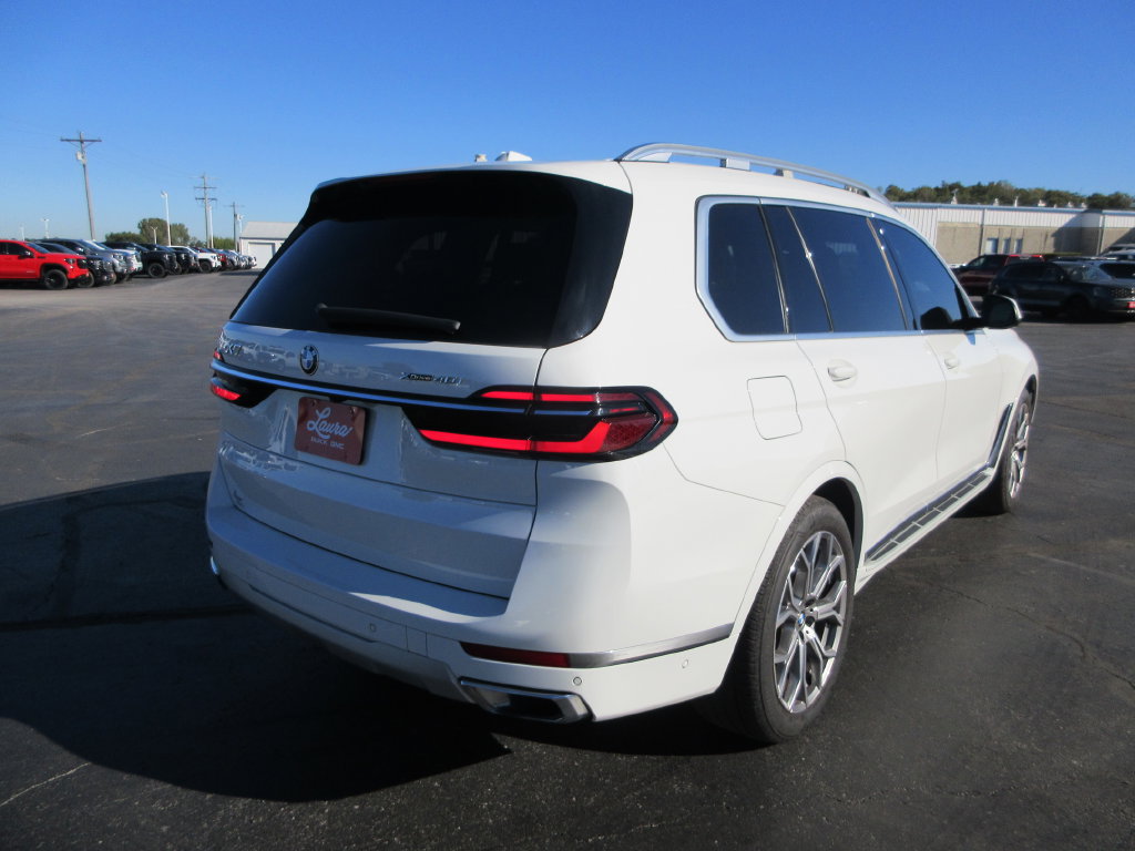 Used 2024 BMW X7 xDrive40i w/ Premium Package AWD/4WD image 5