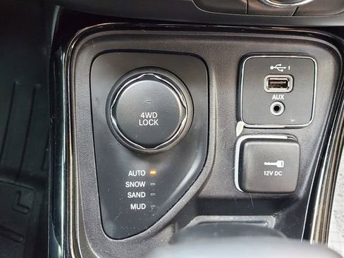 Certified 2021 Jeep Compass Limited w/ Trailer Tow Group AWD/4WD image 13