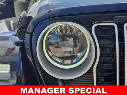 Used 2024 Jeep Wrangler Unlimited Sahara AWD/4WD image 33