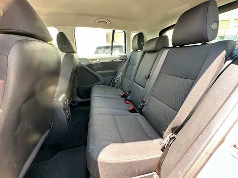 Used 2017 Volkswagen Tiguan Limited FWD image 16