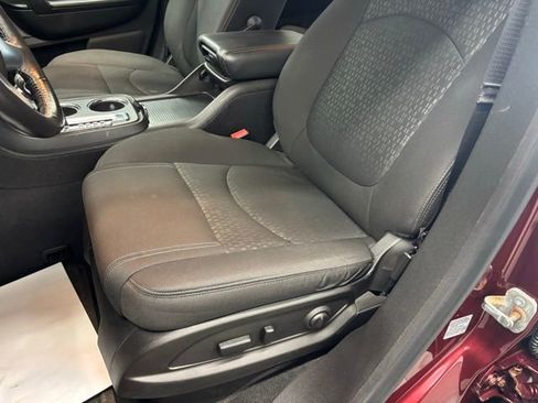 Used 2016 GMC Acadia SLE image 16