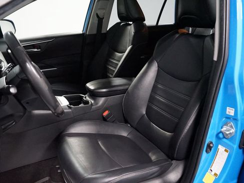 Used 2021 Toyota RAV4 XLE Premium FWD image 26