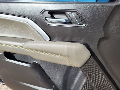 Used 2023 Chevrolet Colorado ZR2 w/ ZR2 Convenience Package III AWD/4WD image 13