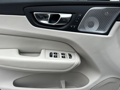 New 2026 Volvo XC60 T8 Ultra w/ Climate Package AWD/4WD image 8