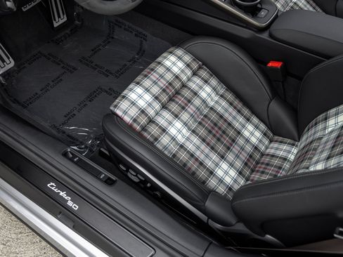 Certified 2025 Porsche 911 Turbo AWD/4WD image 32