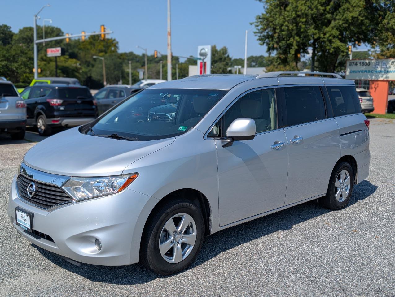 Used 2017 Nissan Quest SV FWD image 2