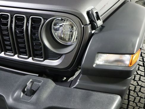 Used 2024 Jeep Wrangler Sport S image 21