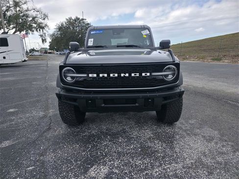 Used 2024 Ford Bronco Wildtrak image 3