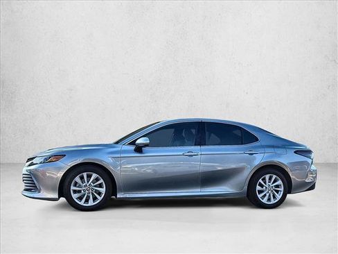 Used 2022 Toyota Camry LE FWD image 9