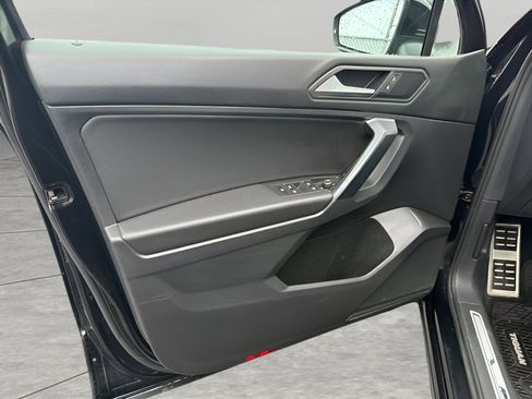 Used 2021 Volkswagen Tiguan SE R-Line image 29