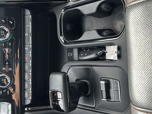 Certified 2025 GMC Sierra 1500 AT4 w/ AT4 Premium Package AWD/4WD image 36