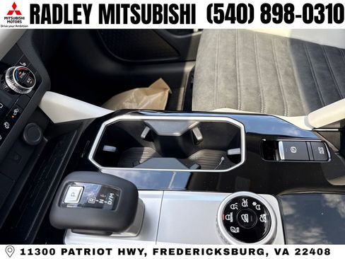 New 2026 Mitsubishi Outlander AWD image 11