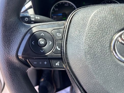Used 2021 Toyota RAV4 LE AWD/4WD image 13