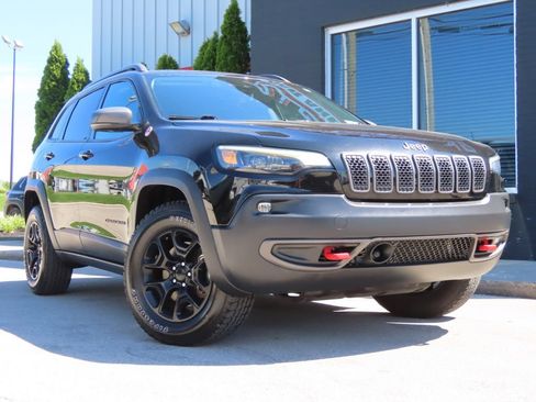 Used 2021 Jeep Cherokee Trailhawk w/ Trailer Tow Group AWD/4WD image 2