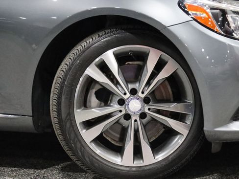 Used 2017 Mercedes-Benz C 300 4MATIC Sedan image 4