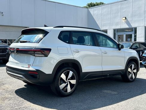 Used 2025 Volkswagen Taos S AWD/4WD image 2