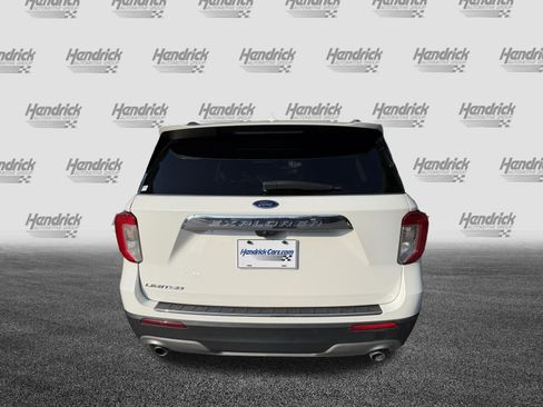 Used 2022 Ford Explorer Limited w/ Equipment Group 301A RWD image 8