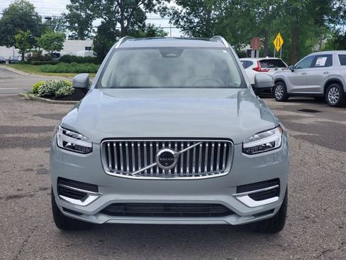 Certified 2025 Volvo XC90 T8 Plus w/ Protection Package Premier AWD/4WD image 2