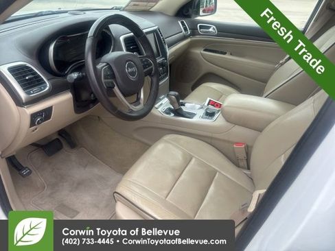 Used 2017 Jeep Grand Cherokee Overland AWD/4WD image 12