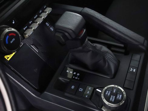 Used 2025 Toyota 4Runner TRD Off-Road image 42