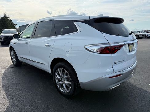 Used 2024 Buick Enclave Premium w/ Experience Buick Package AWD/4WD image 3
