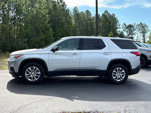 Used 2021 Chevrolet Traverse LS FWD image 8