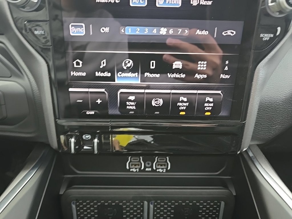 Used 2025 RAM 2500 Laramie AWD/4WD image 28