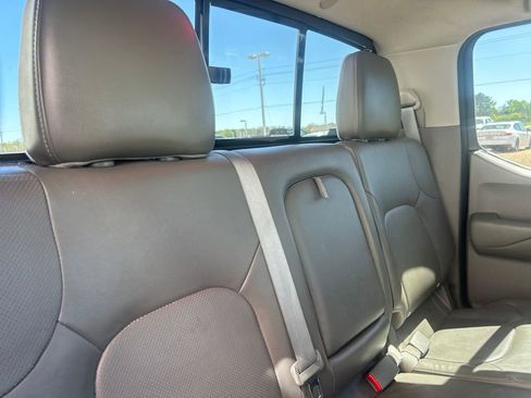 Used 2019 Nissan Frontier SL image 28