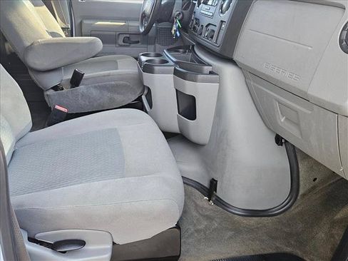 Used 2014 Ford E-350 and Econoline 350 XLT RWD image 18