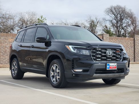 Used 2023 Honda Passport TrailSport image 4