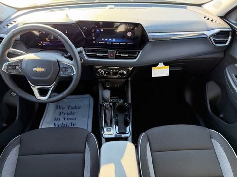 New 2026 Chevrolet TrailBlazer LT w/ Convenience Package FWD image 24