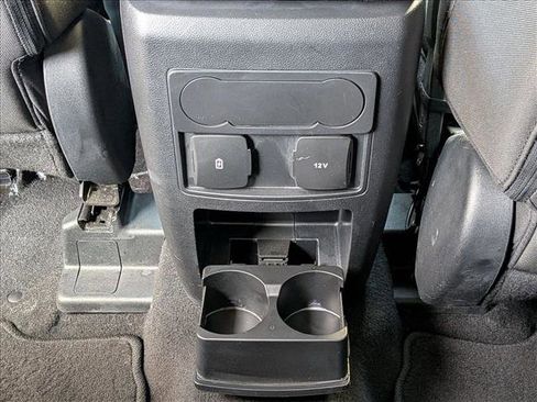 Used 2023 Ford Explorer XLT RWD image 16