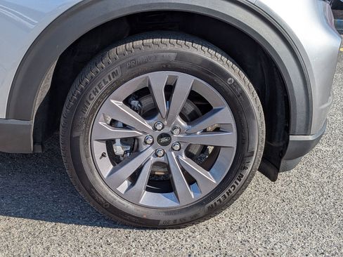 Certified 2022 Ford Explorer XLT w/ Equipment Group 202A image 13