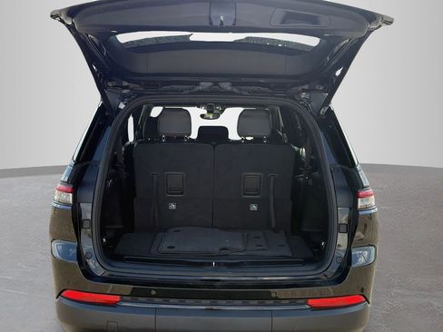 Used 2024 Jeep Grand Cherokee L Altitude image 8