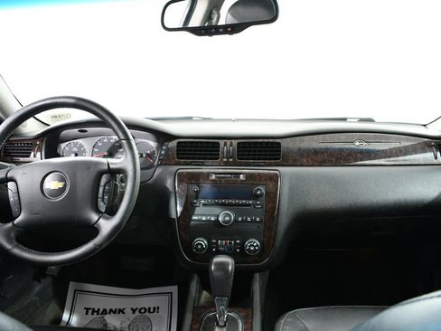 Used 2012 Chevrolet Impala LTZ FWD image 7
