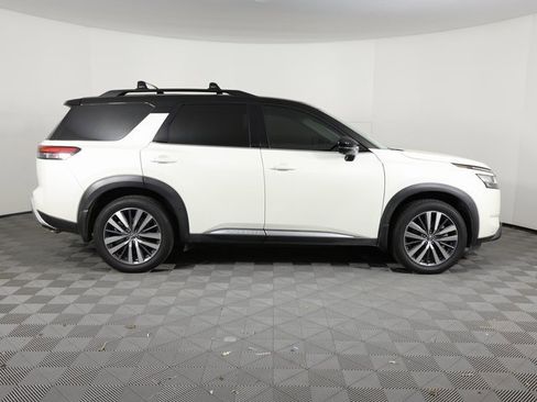 Used 2022 Nissan Pathfinder Platinum w/ Cargo Package image 4